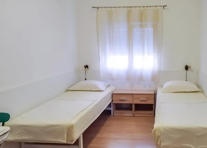 Lovely In With House Sea View Апартаменты